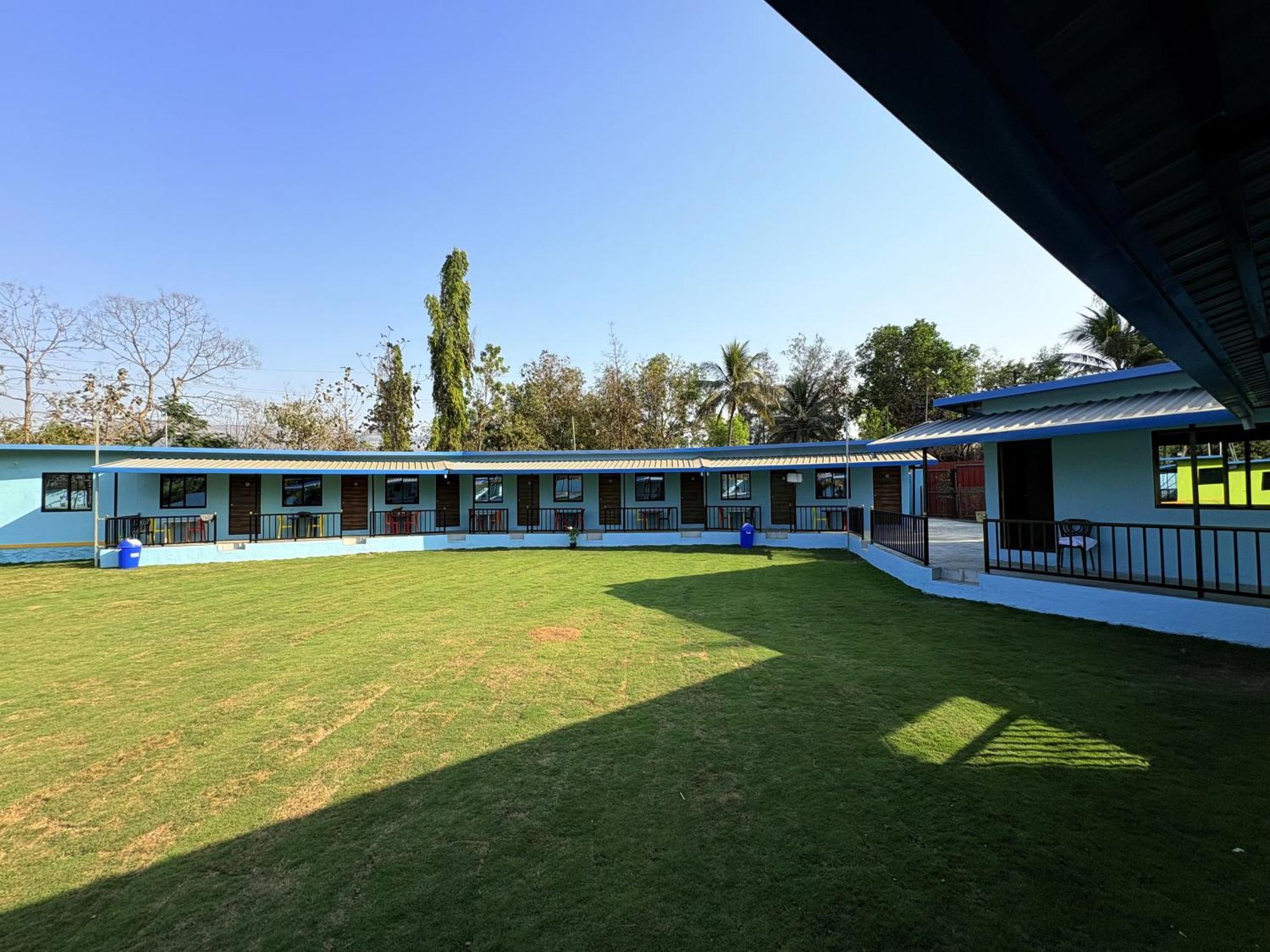 Deep Bhavani Resort カルジャット エクステリア 写真