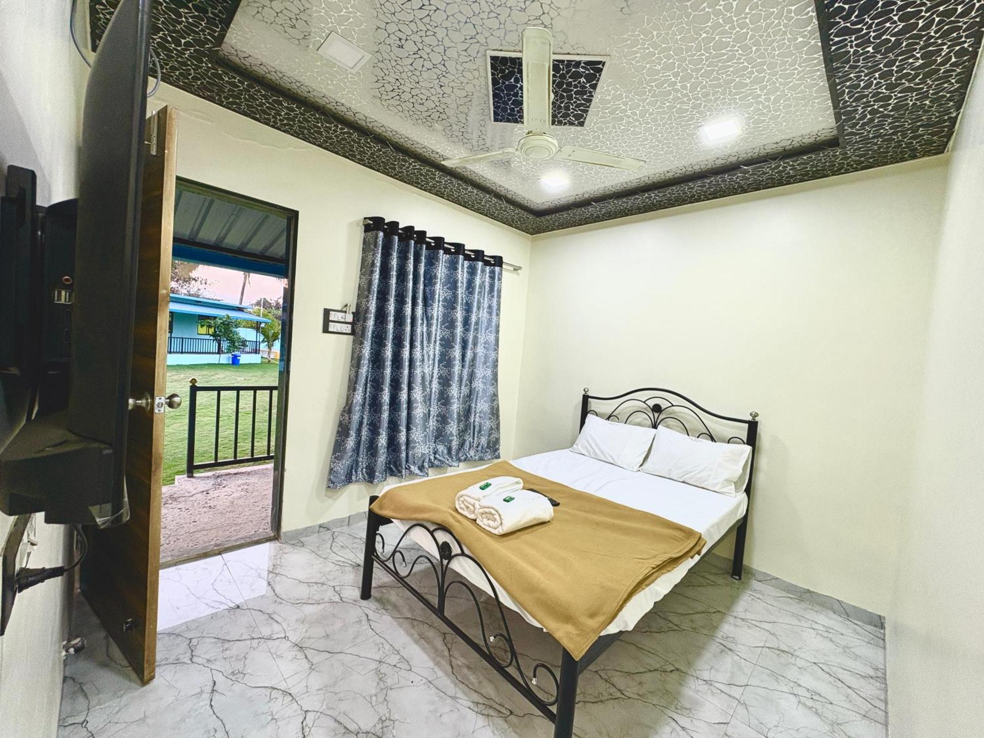 Deep Bhavani Resort カルジャット エクステリア 写真